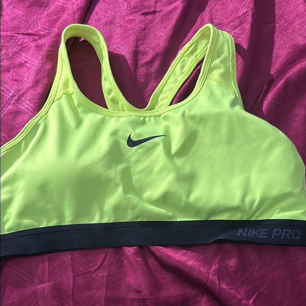 Nike Yellow and Black Sports Bra Moisture-Wicking